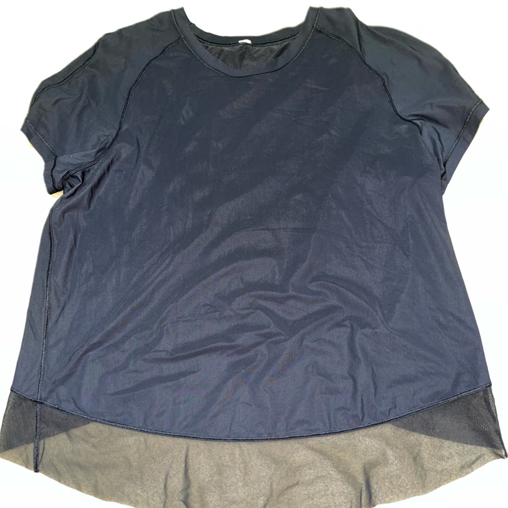 Black Lululemon athletic top
